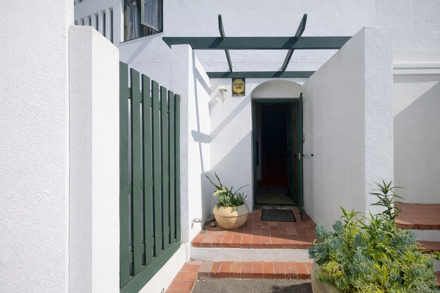 To Let 3 Bedroom Property for Rent in Sunridge Western Cape
